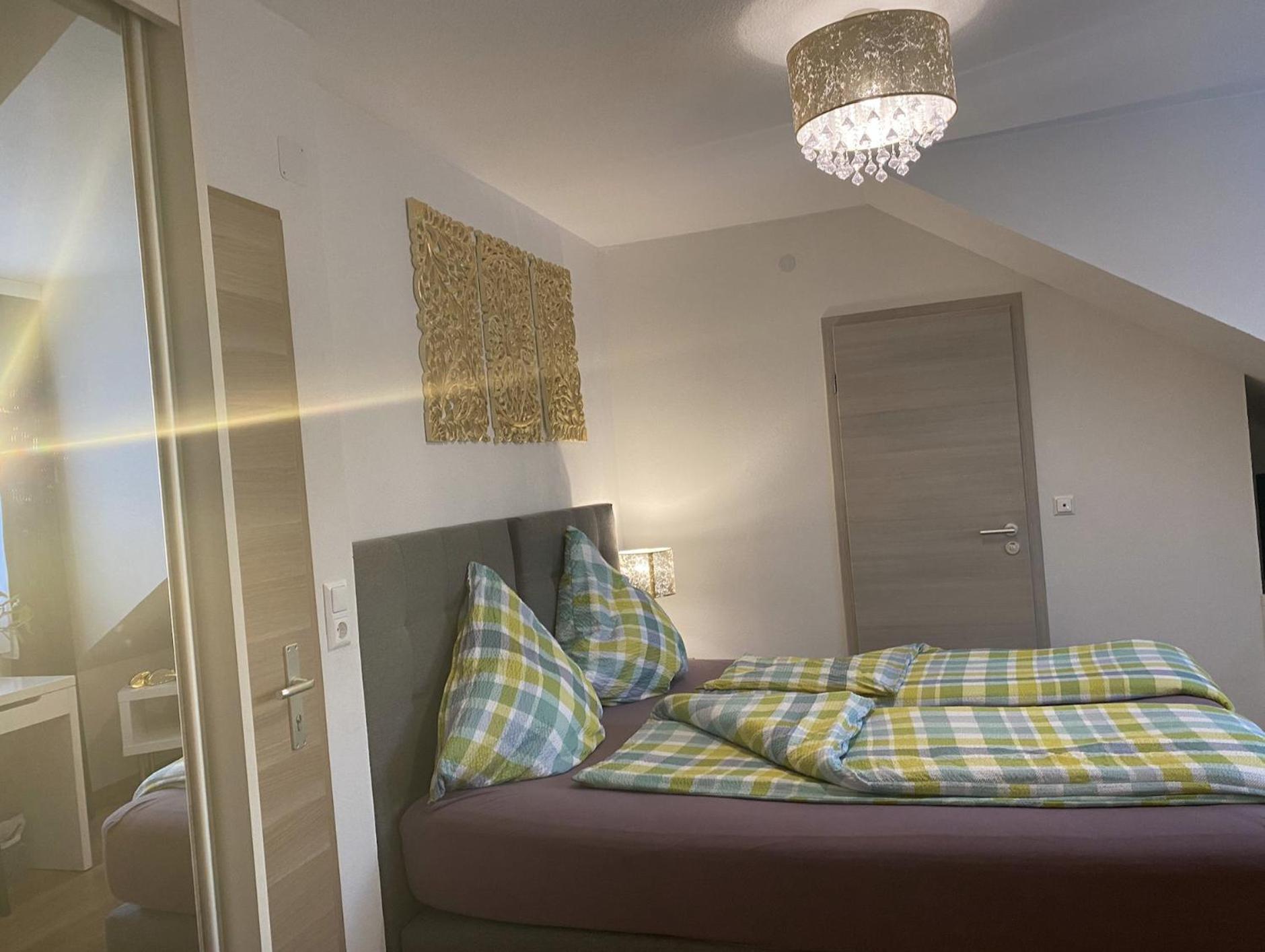 Stadthotel Am Adenauerplatz Марктхайденфельд Экстерьер фото
